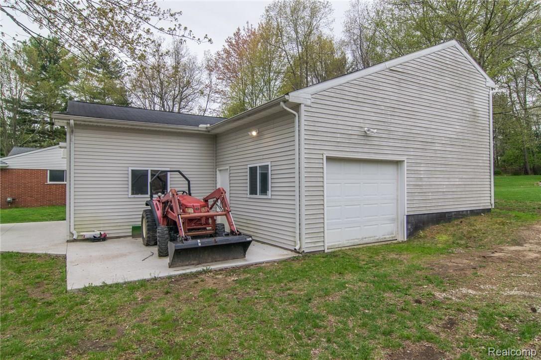 8075 Reese Road Clarkston, MI 48348 - Photo 49 of 50 reesegarage2.jpg