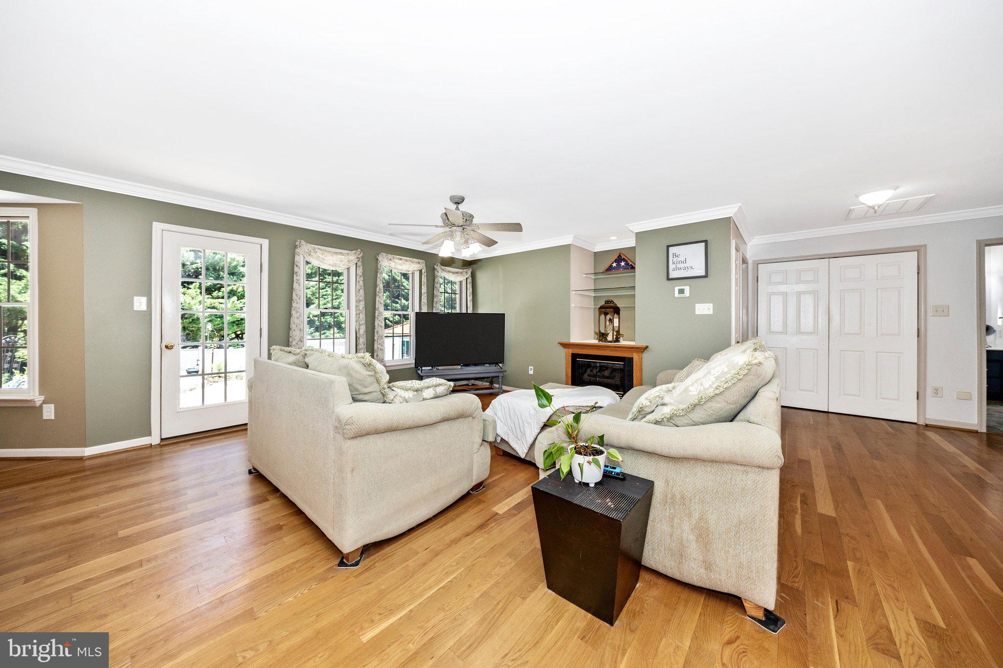 3448 Kaetzel Road Rohrersville, MD 21779 - Photo 5 of 76 Living Room