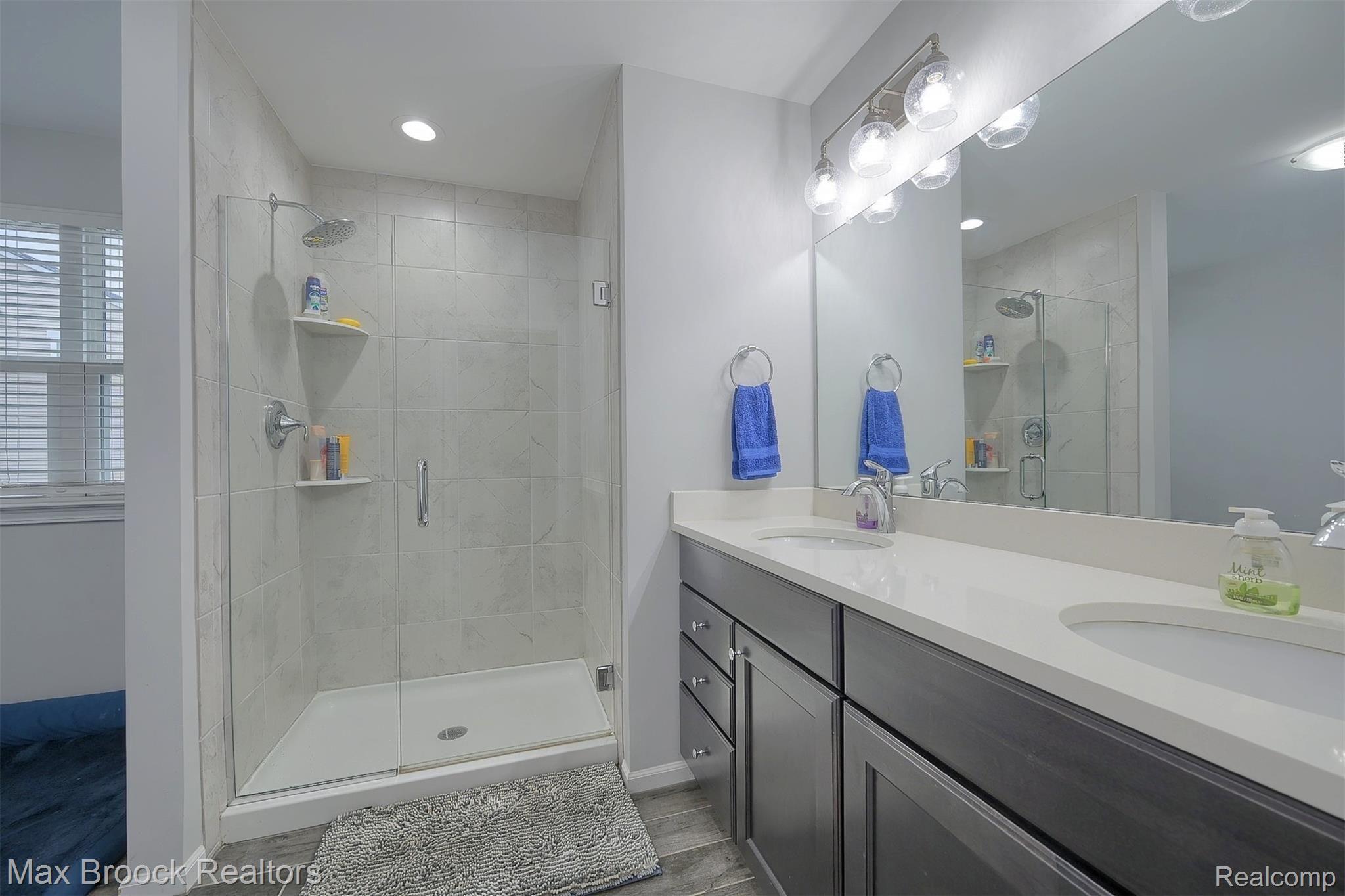 4211 Kent Road Royal Oak, MI 48073 - Photo 16 of 28 4211 Kent Master Bath Main.jpg