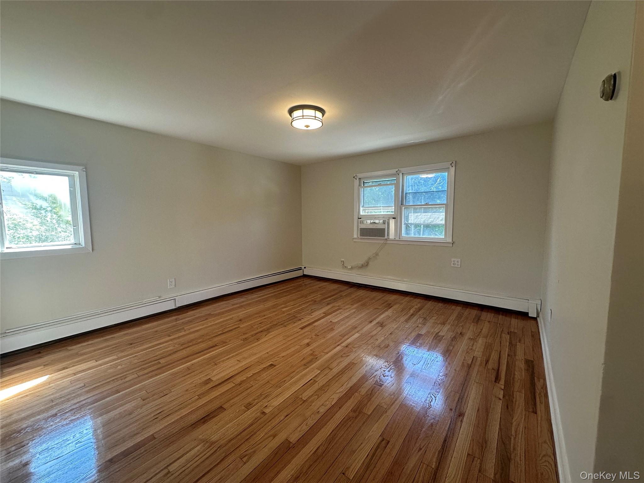 45 Landing Road Glen Cove, NY 11542 - Photo 6 of 13