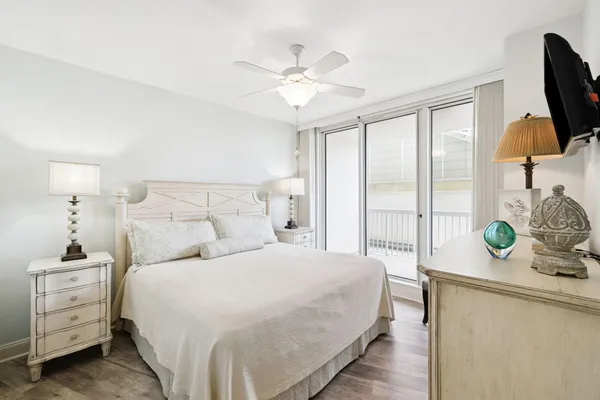 $1,600,000 | 15400 Emerald Coast Parkway, Unit 304, Destin, FL 32541