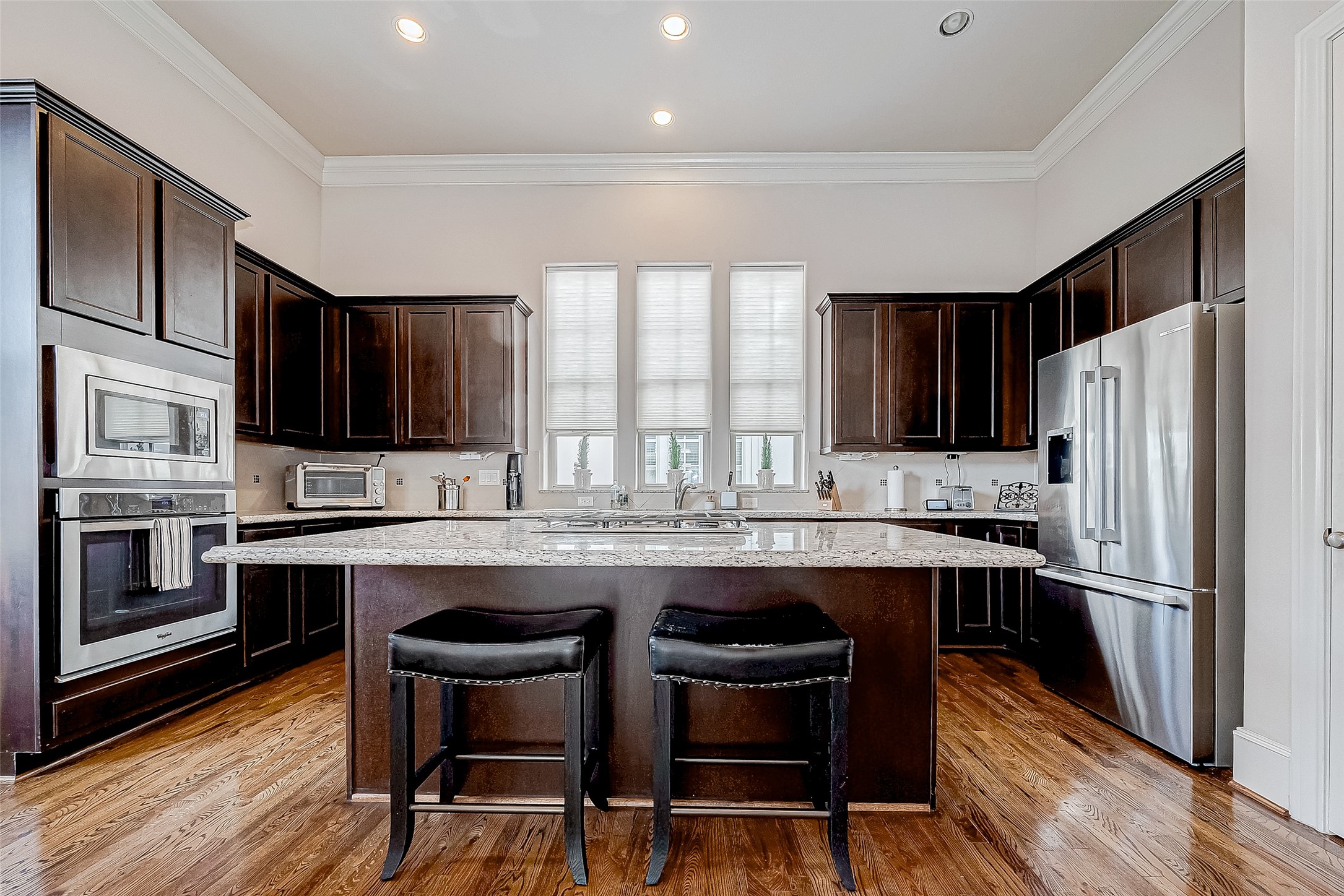 2524 Sherwin Street Houston, TX 77007 - Photo 1 of 47