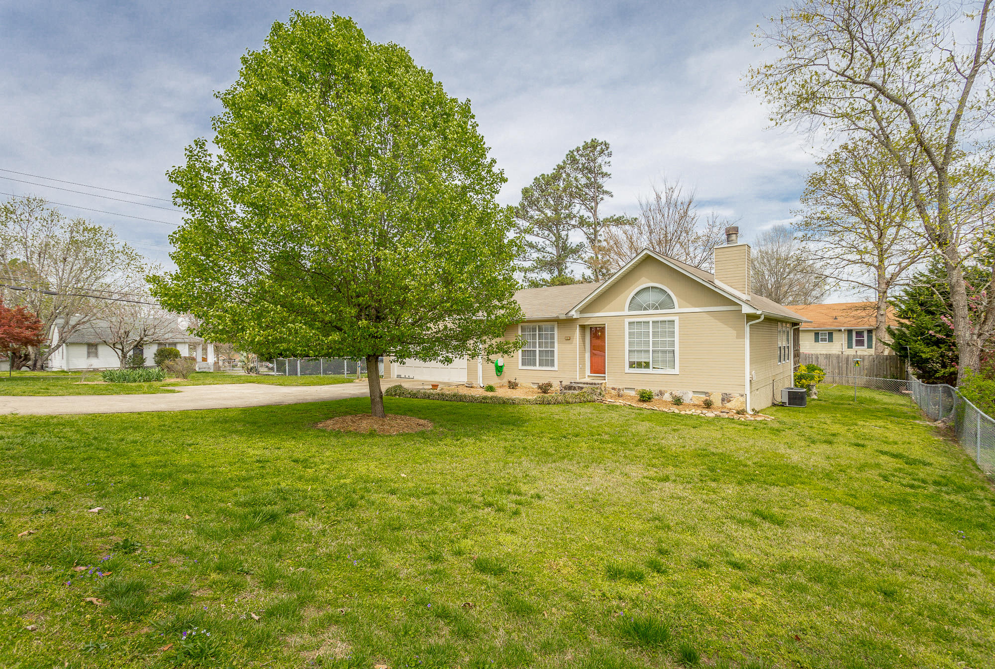 5303 Greenbriar Road Chattanooga, TN 37412 - Photo 2 of 22 5303 Greenbriar Rd. HD-16