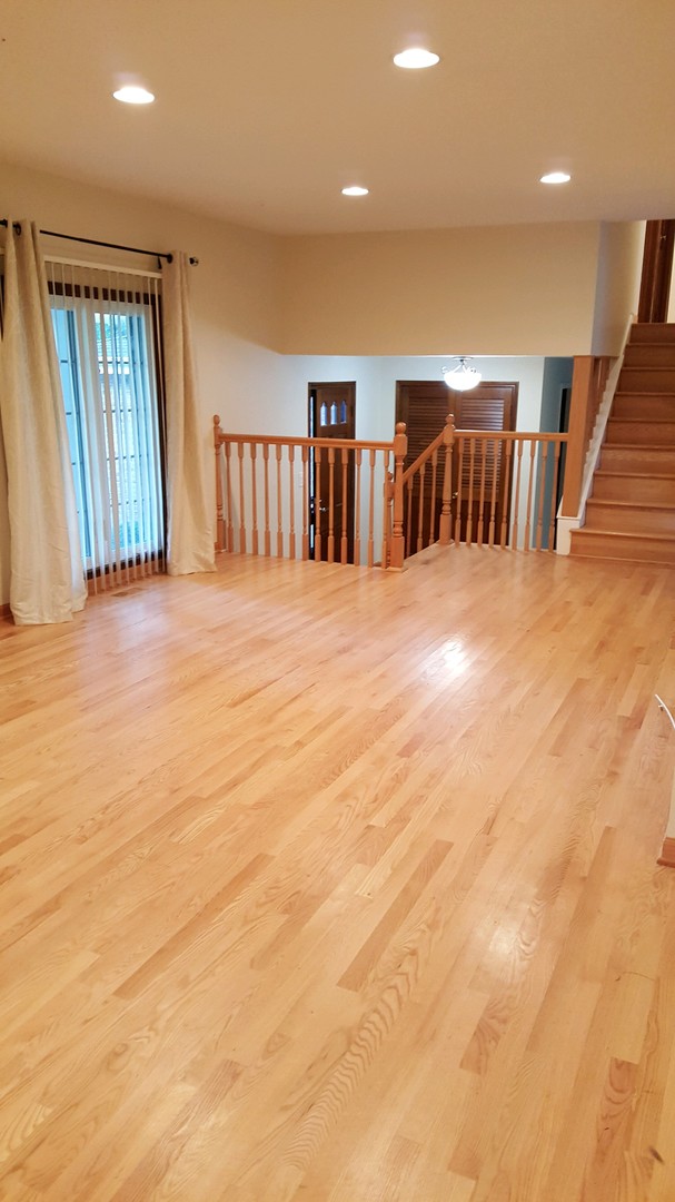 3402 Winnetka Road Glenview, IL 60026 - Photo 4 of 19 Gallery Image 4