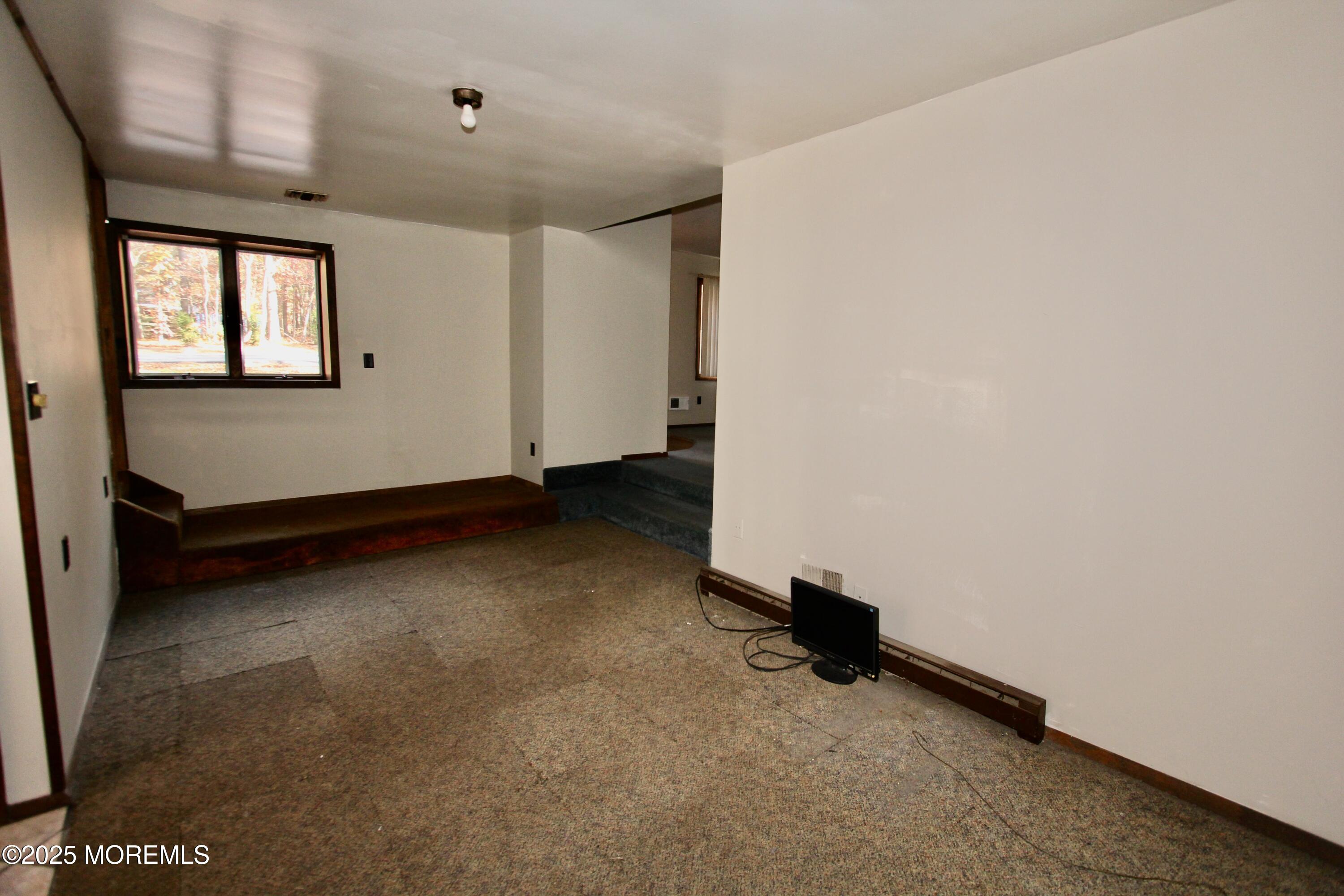 265 Spring Valley Road Morganville, NJ 07751 - Photo 3 of 22 265 Spring Valley - 12