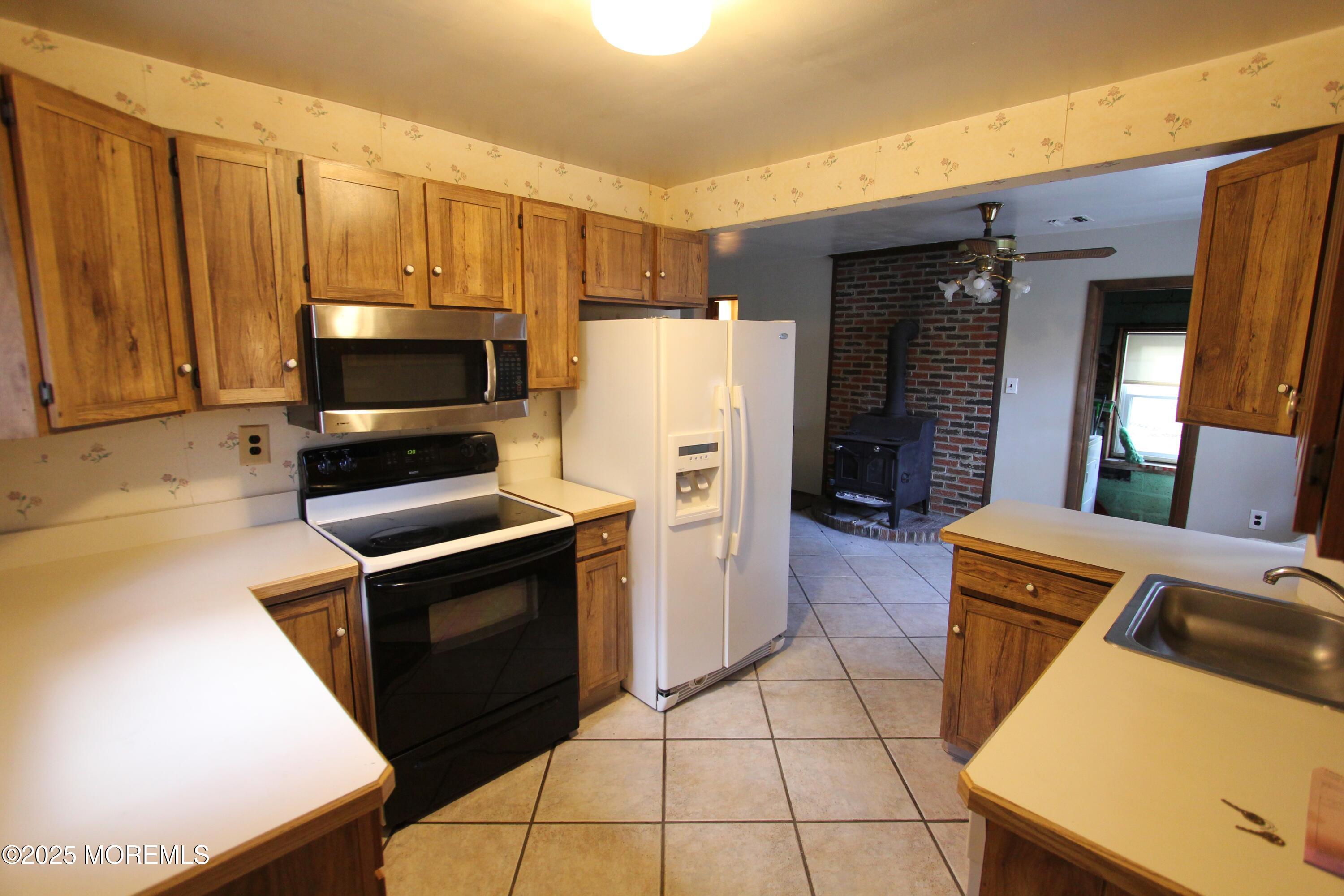 265 Spring Valley Road Morganville, NJ 07751 - Photo 8 of 22 265 Spring Valley - 9
