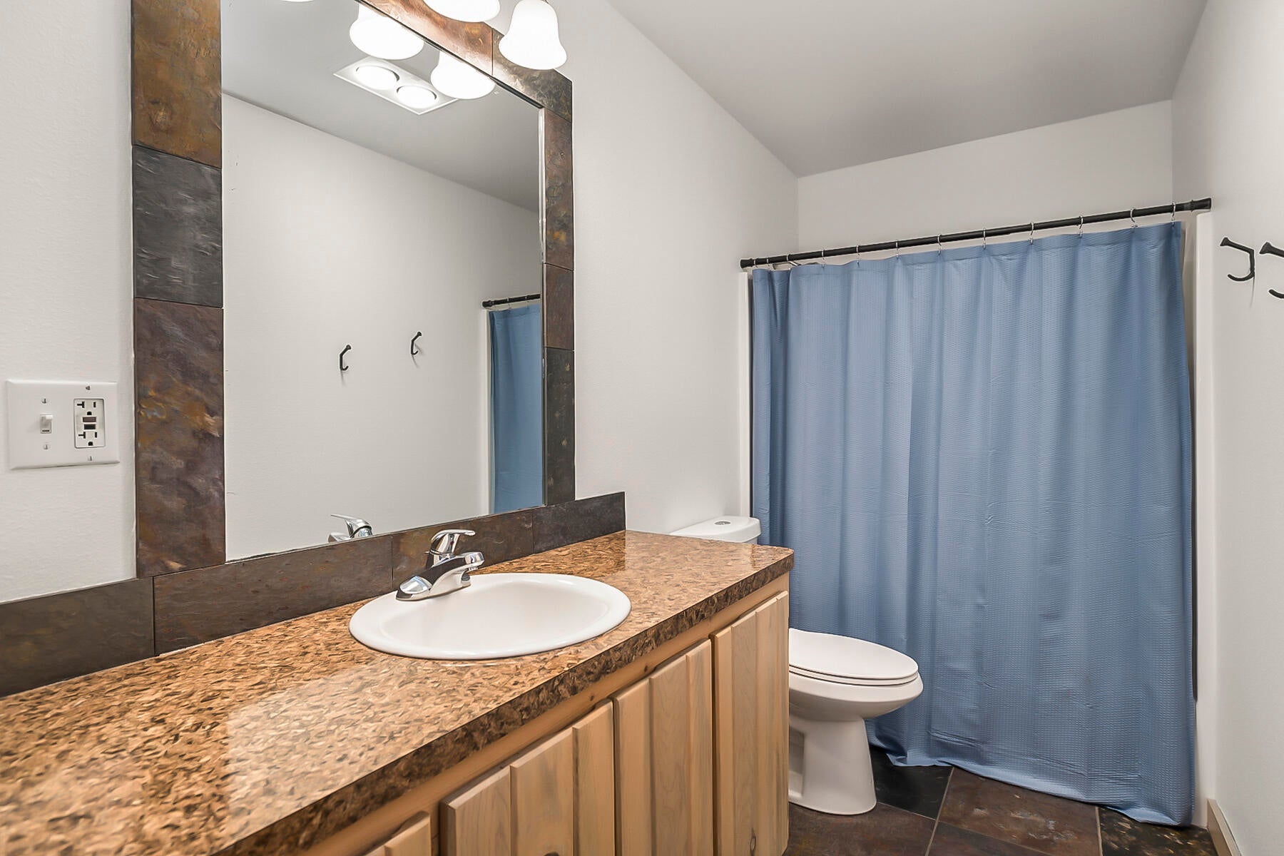 17246 Tholstrup Road Bend, OR 97707 - Photo 31 of 55 Full Bath