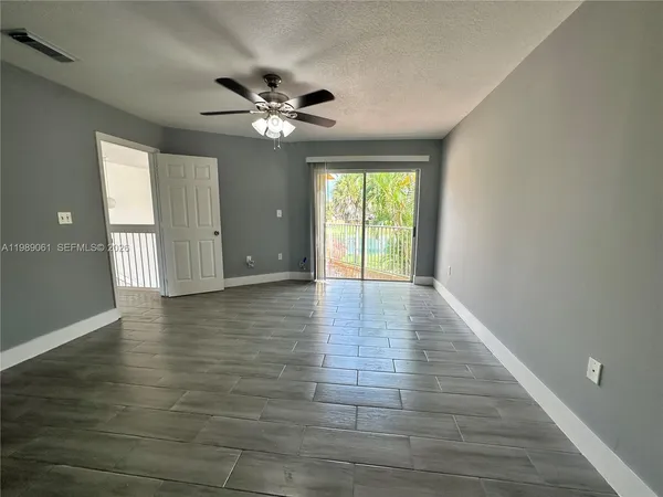 $3,350 | 14832 Southwest 104th Street, Unit 9, Miami, FL 33196