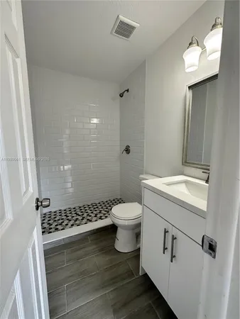 $3,350 | 14832 Southwest 104th Street, Unit 9, Miami, FL 33196