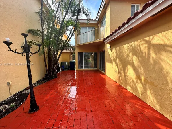 $3,350 | 14832 Southwest 104th Street, Unit 9, Miami, FL 33196
