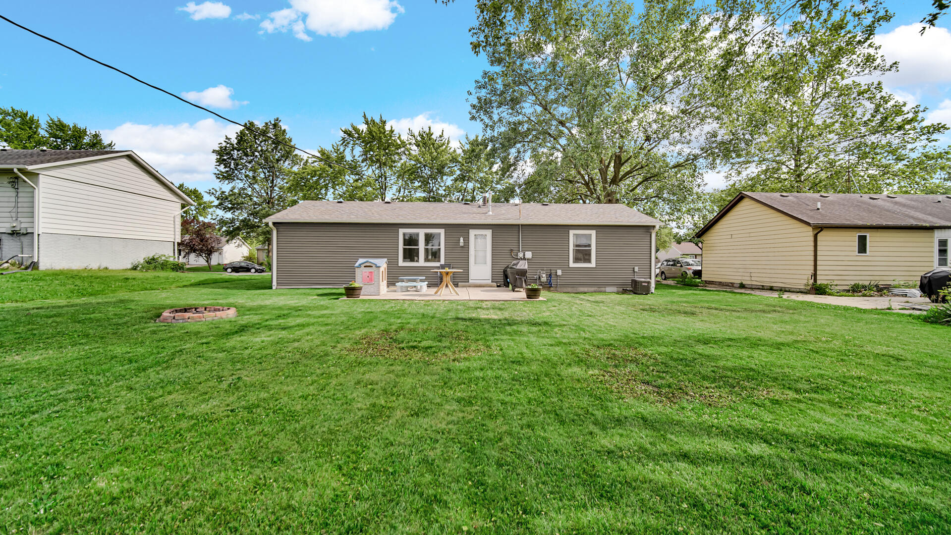730 Apache Lane Lowell, IN 46356 - Photo 4 of 21 1919x1080