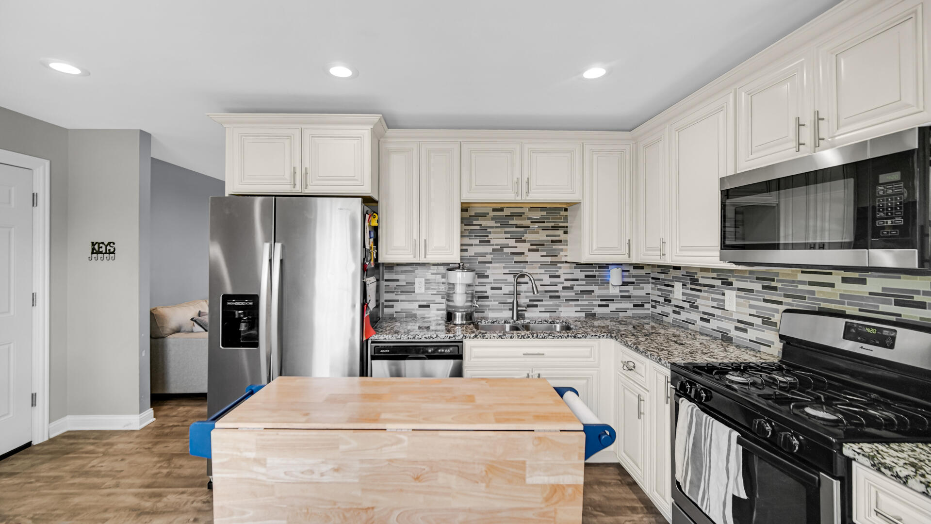 730 Apache Lane Lowell, IN 46356 - Photo 8 of 21 1919x1080