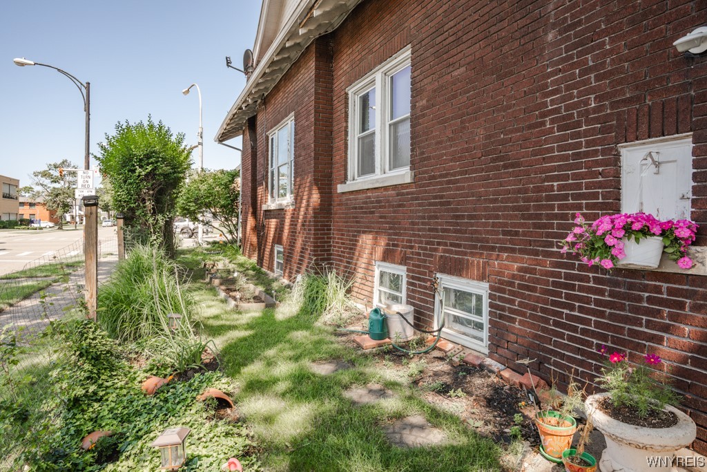 1092 Abbott Road Buffalo, NY 14220 - Photo 6 of 26