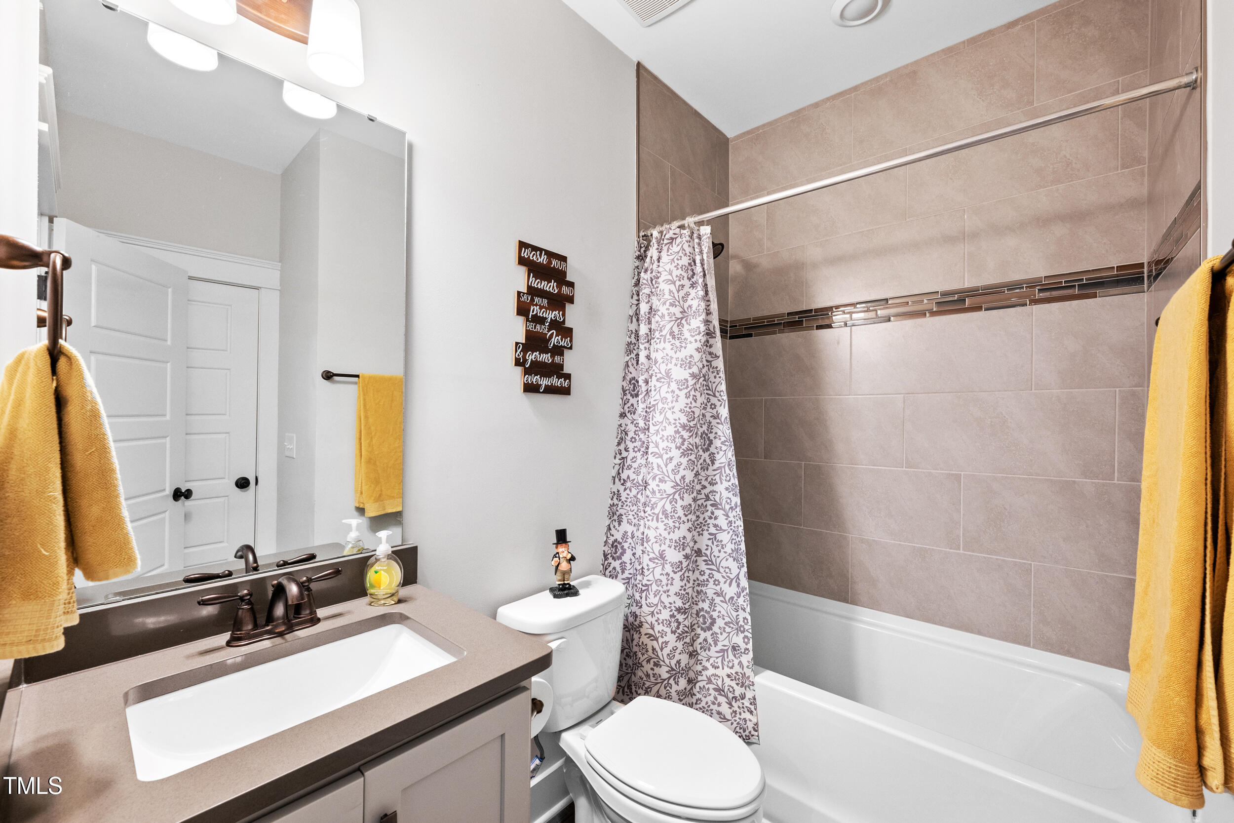 8341 Running Fern Way Willow Spring, NC 27592 - Photo 24 of 73 8341runningfernway-interior-16