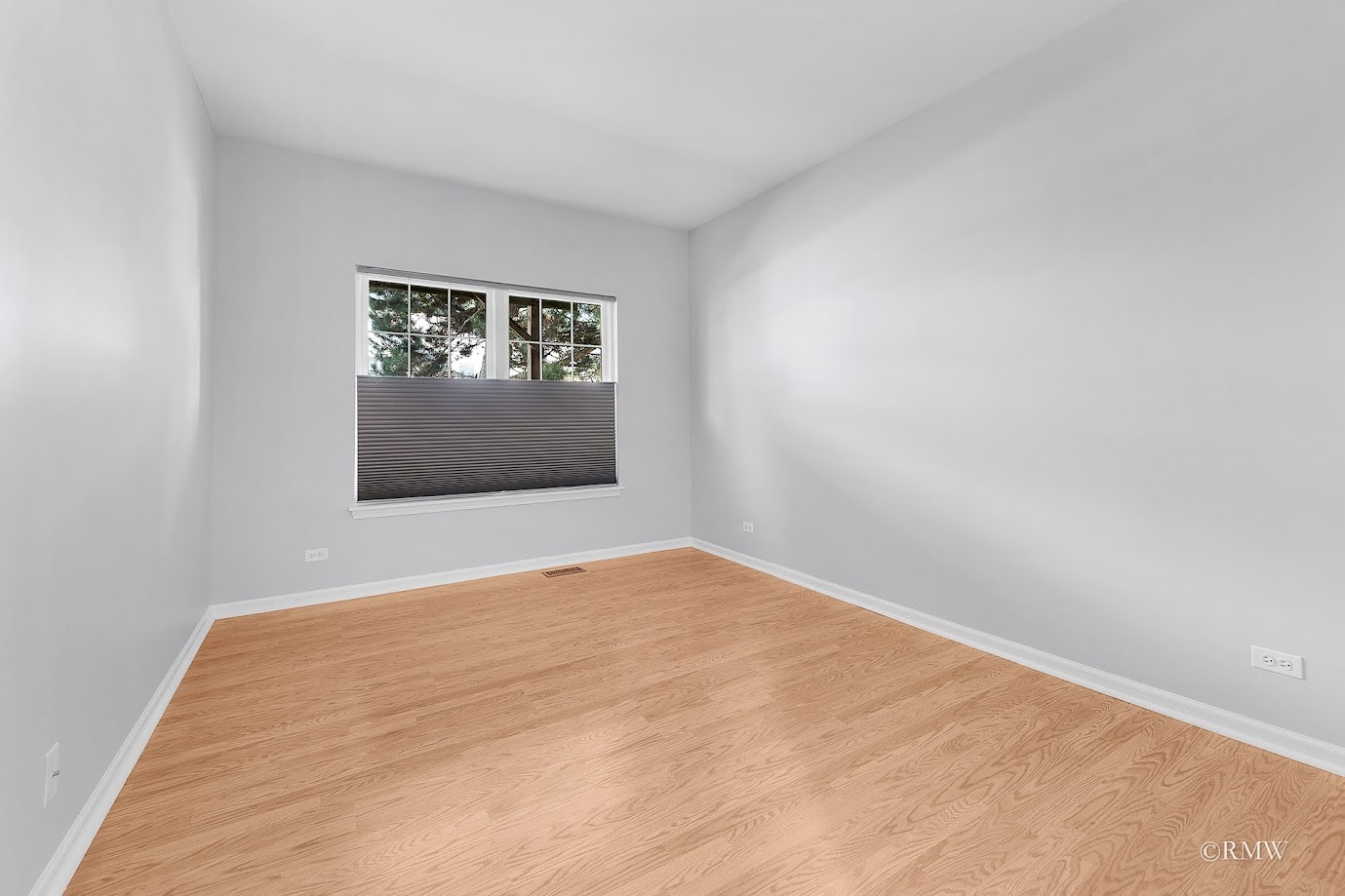 101 Bay Drive Itasca, IL 60143 - Photo 16 of 29 a view of an empty room and window