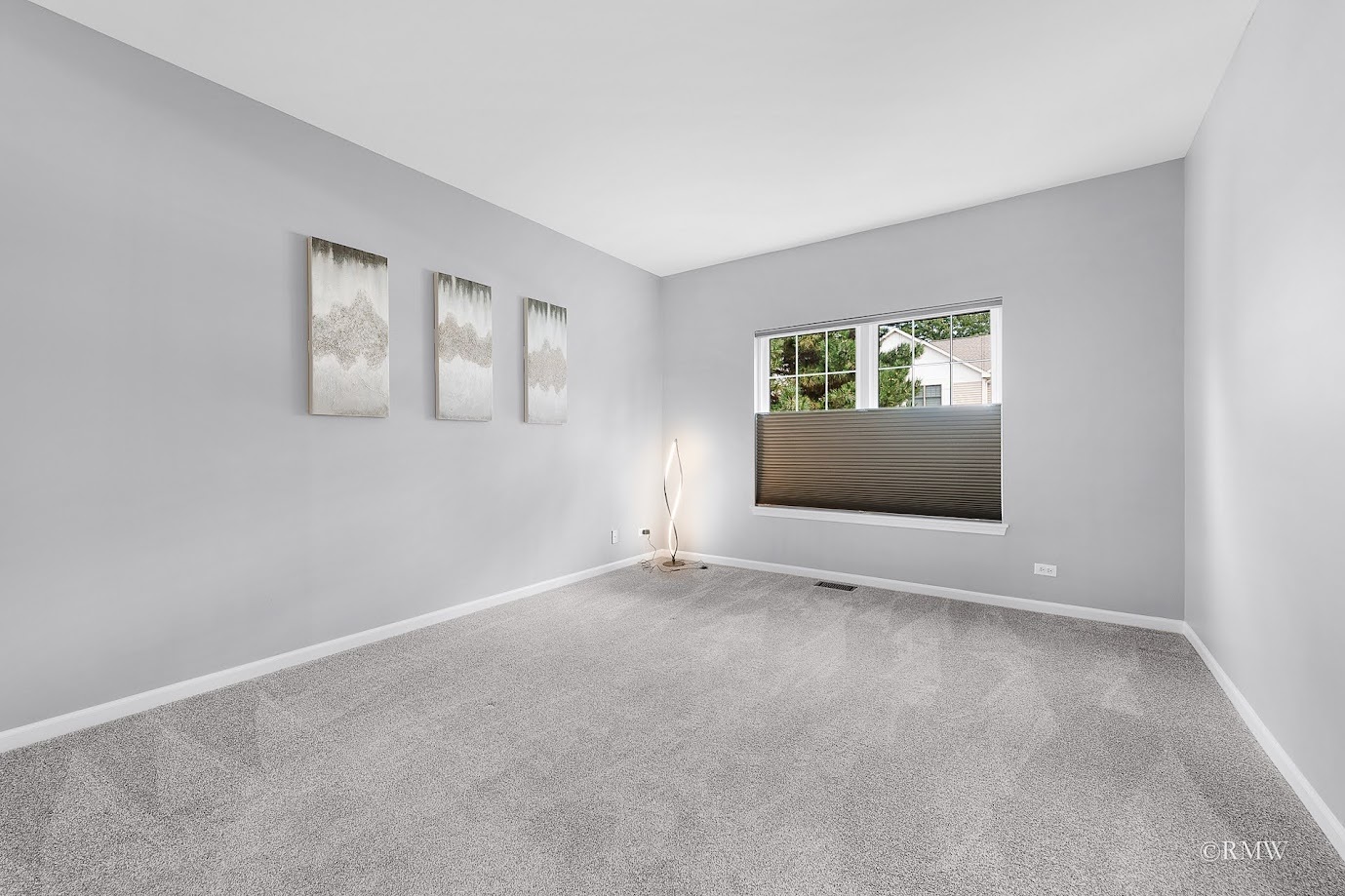 101 Bay Drive Itasca, IL 60143 - Photo 19 of 29 an empty room with windows