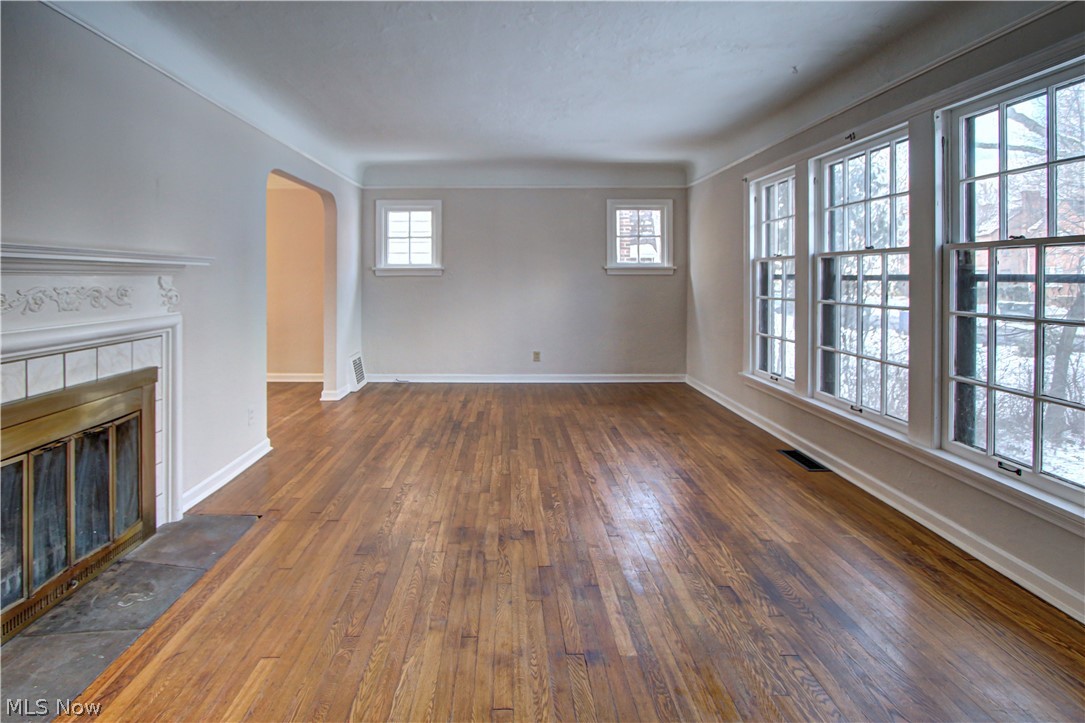 3620 Harvey Road Cleveland, OH 44118 - Photo 2 of 35 Gallery Image 2