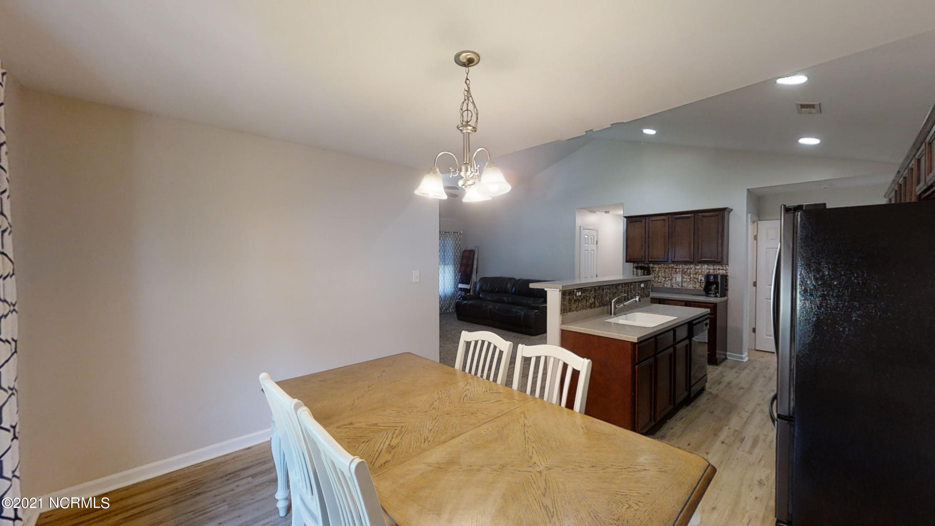 283 Richlands Loop Road Richlands, NC 28574 - Photo 14 of 44 14 - Dining Room