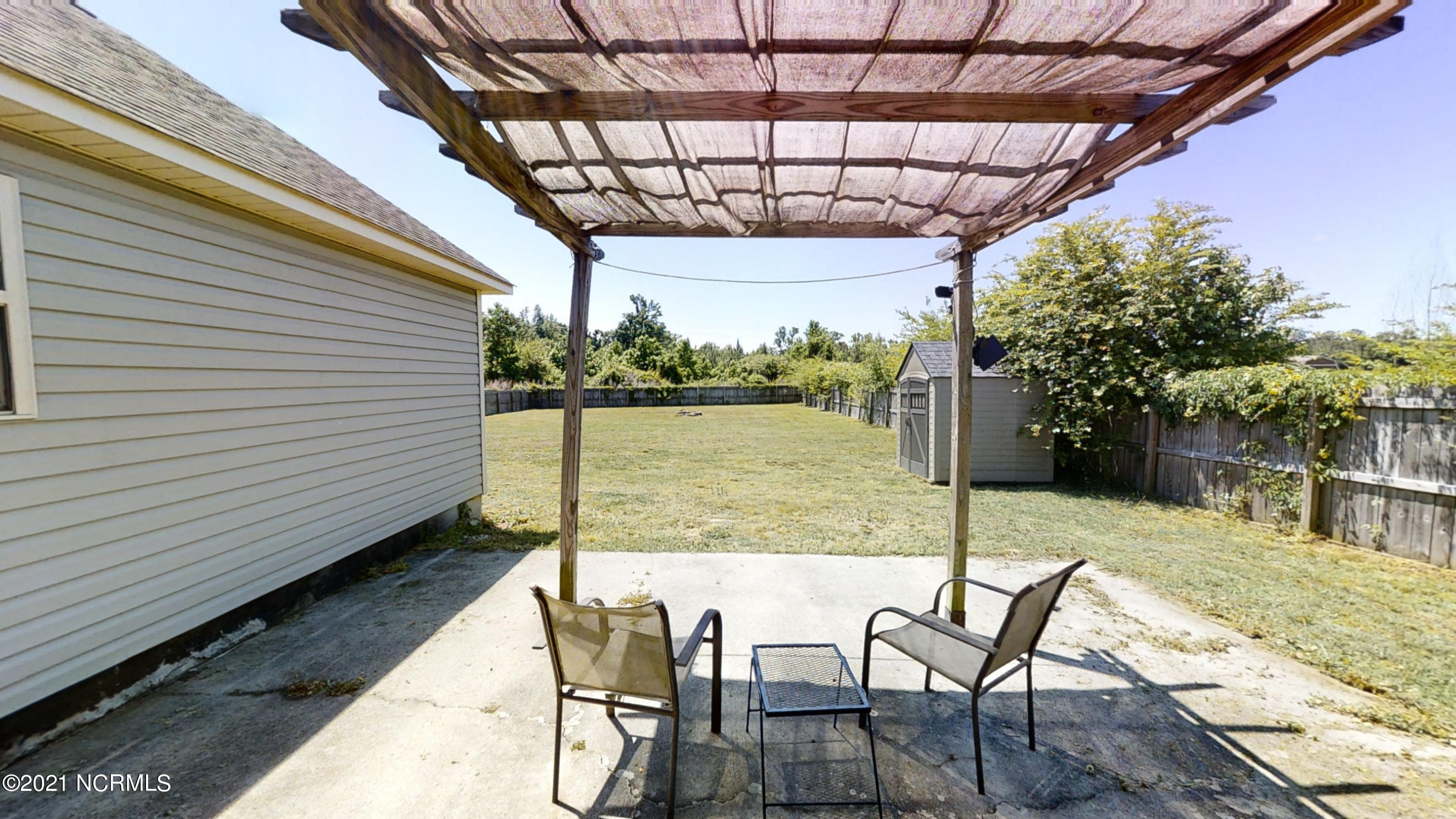 283 Richlands Loop Road Richlands, NC 28574 - Photo 35 of 44 35 - Back Patio