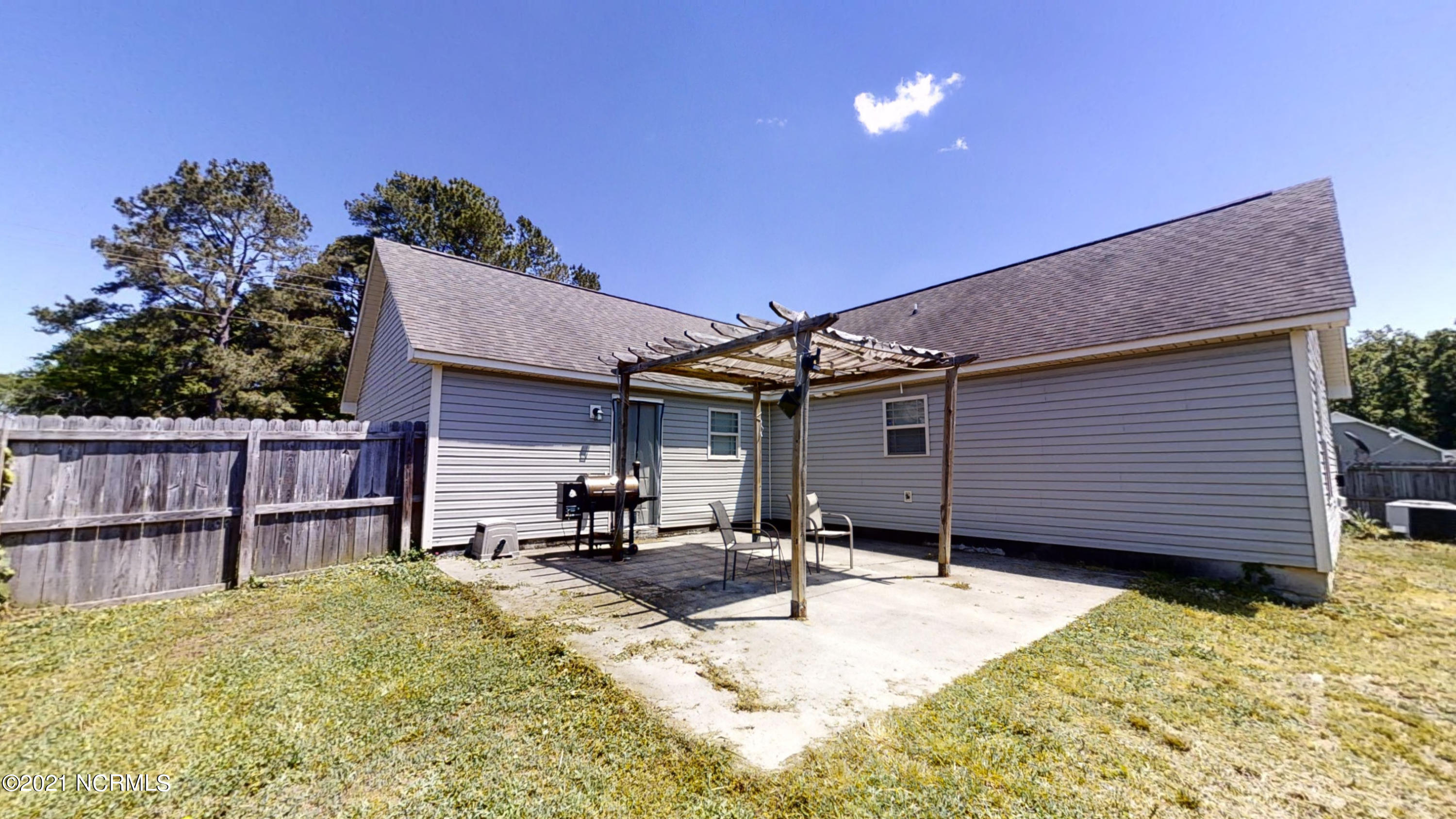 283 Richlands Loop Road Richlands, NC 28574 - Photo 37 of 44 37 - Back Patio