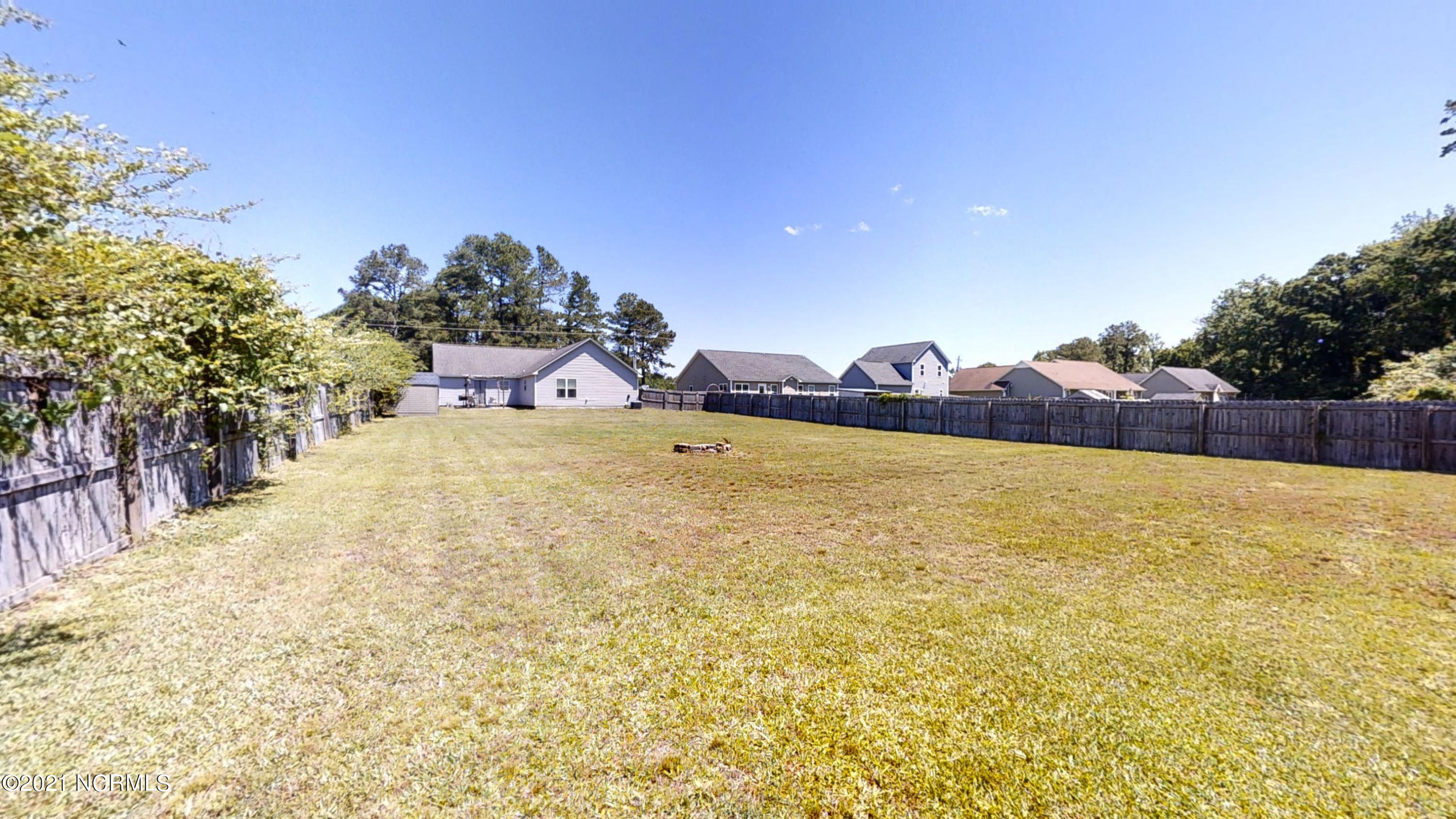 283 Richlands Loop Road Richlands, NC 28574 - Photo 40 of 44 40 - Back