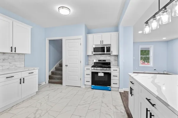 $195,500 | 1722 Charles Street, Rockford, IL 61104