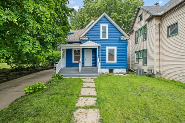 $195,500 | 1722 Charles Street, Rockford, IL 61104