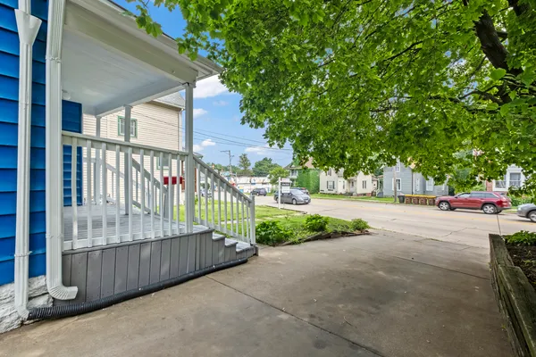 $195,500 | 1722 Charles Street, Rockford, IL 61104