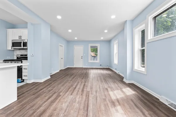 $195,500 | 1722 Charles Street, Rockford, IL 61104