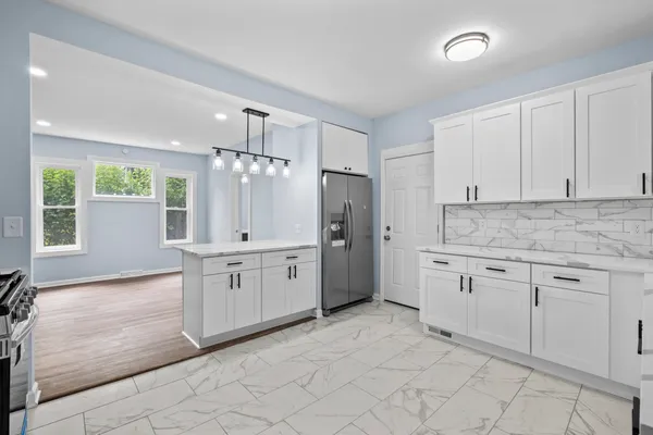 $195,500 | 1722 Charles Street, Rockford, IL 61104