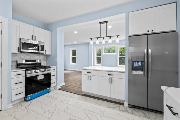 $195,500 | 1722 Charles Street, Rockford, IL 61104