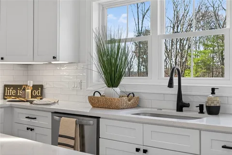 $849,000 | 1 Stoneridge Road, Smithfield, RI 02917