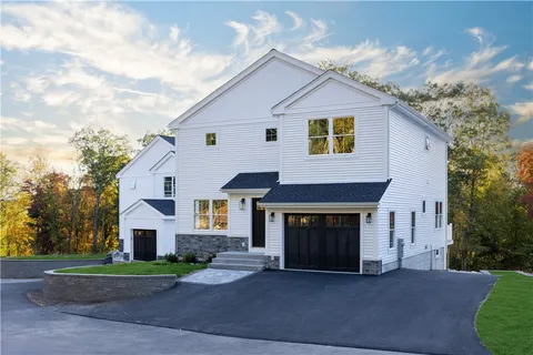 $849,000 | 1 Stoneridge Road, Smithfield, RI 02917