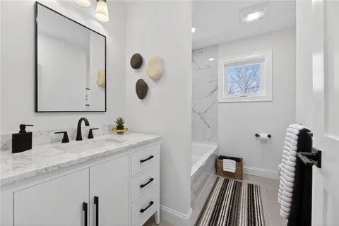 $849,000 | 1 Stoneridge Road, Smithfield, RI 02917