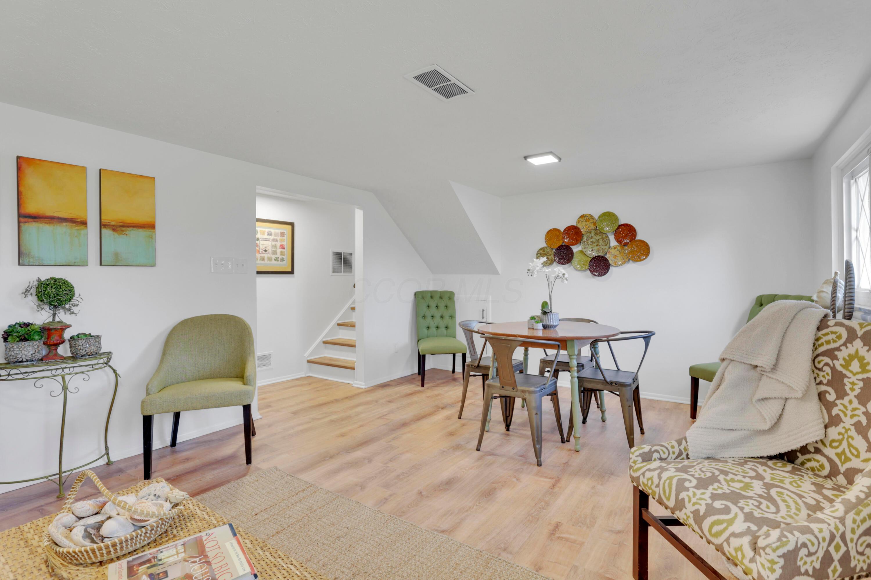 2911 Renfro Road Columbus, OH 43232 - Photo 13 of 31 Dining Area