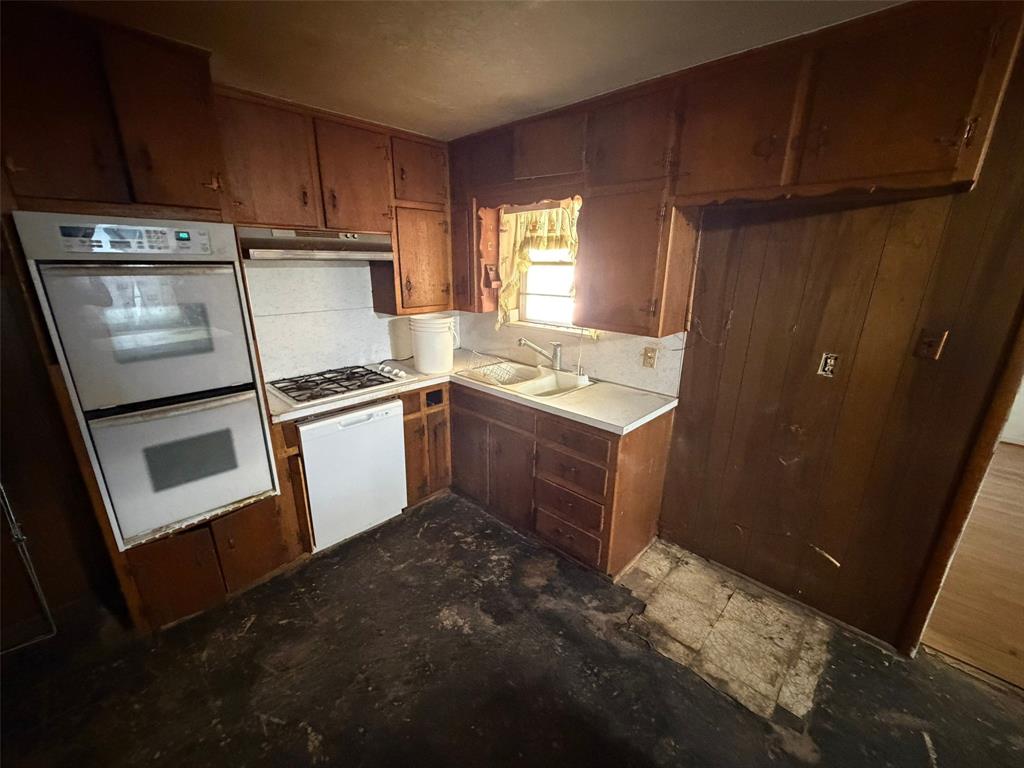 2121 Elton Road Haltom City, TX 76117 - Photo 8 of 22 Gallery Image 8