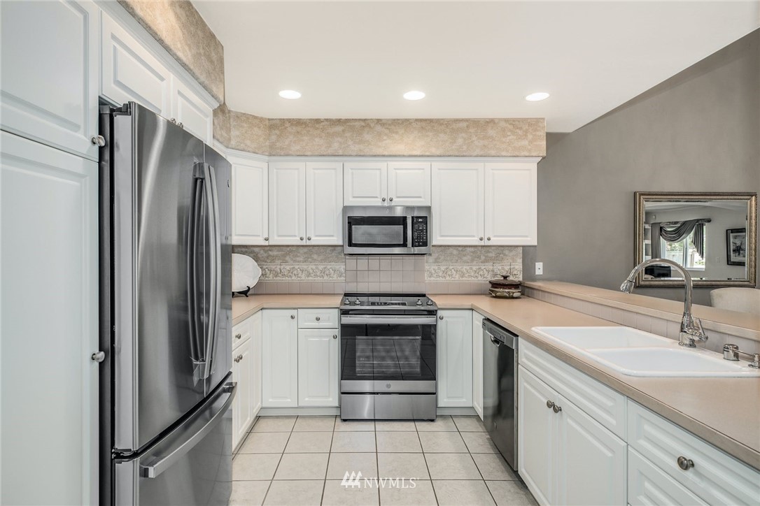 6618 Riviera Court Southeast Lacey, WA 98513 - Photo 6 of 34 Gallery Image 6