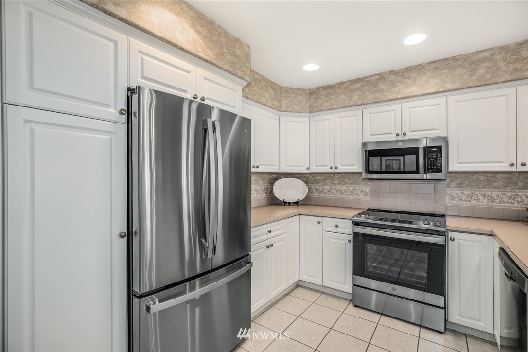 6618 Riviera Court Southeast Lacey, WA 98513 - Photo 7 of 34 Gallery Image 7
