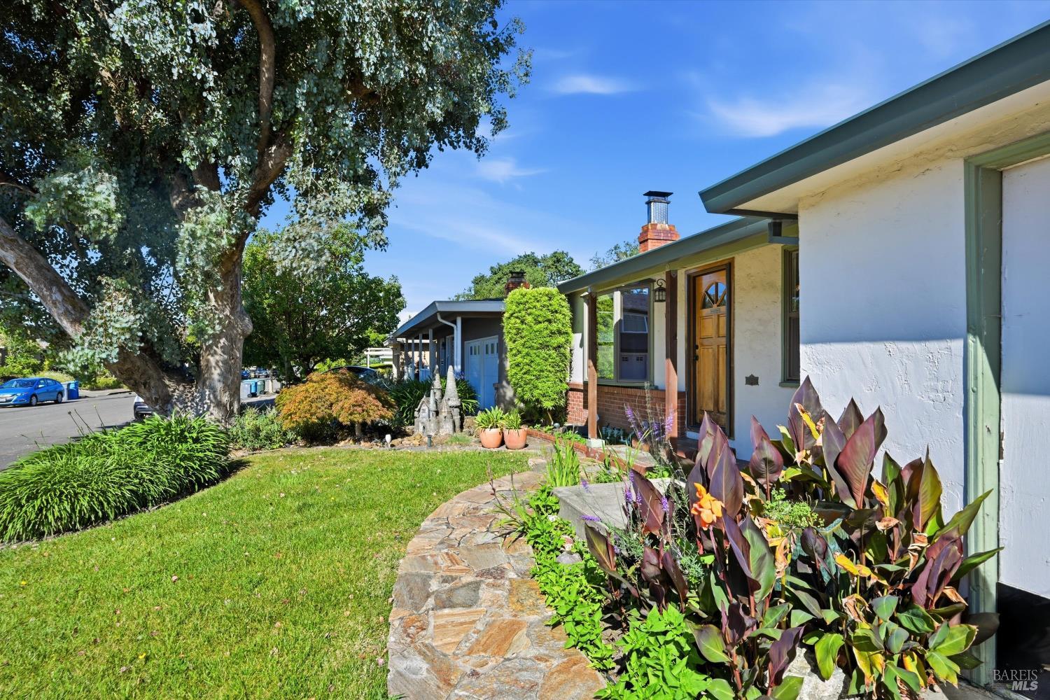 1923 Will Scarlet Lane Santa Rosa, CA 95405 - Photo 3 of 36