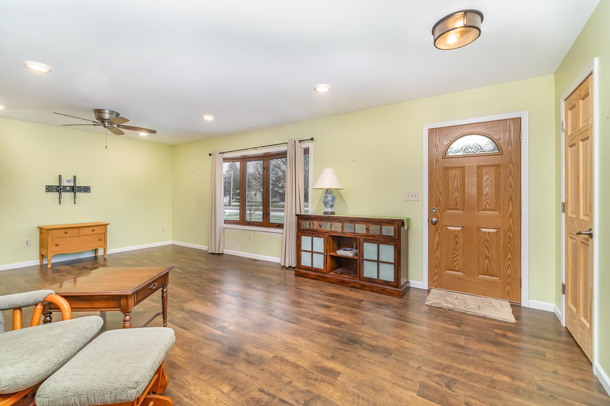 1741 West Midland Road Auburn, MI 48611 - Photo 5 of 28 Gallery Image 5