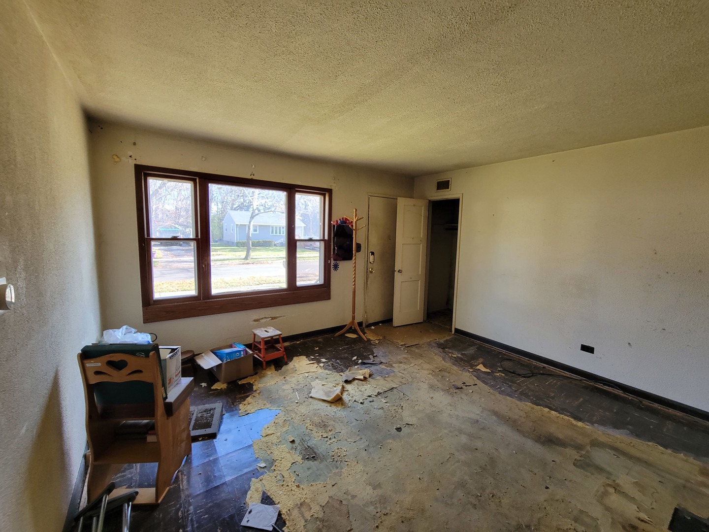 1946 Delaware Road Waukegan, IL 60087 - Photo 4 of 19