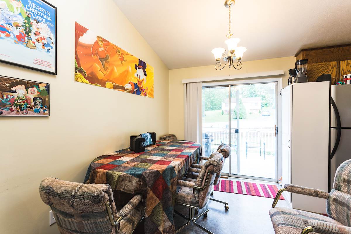 33 Ox Road Waynesboro, VA 22980 - Photo 4 of 17 a living room with furniture and a window