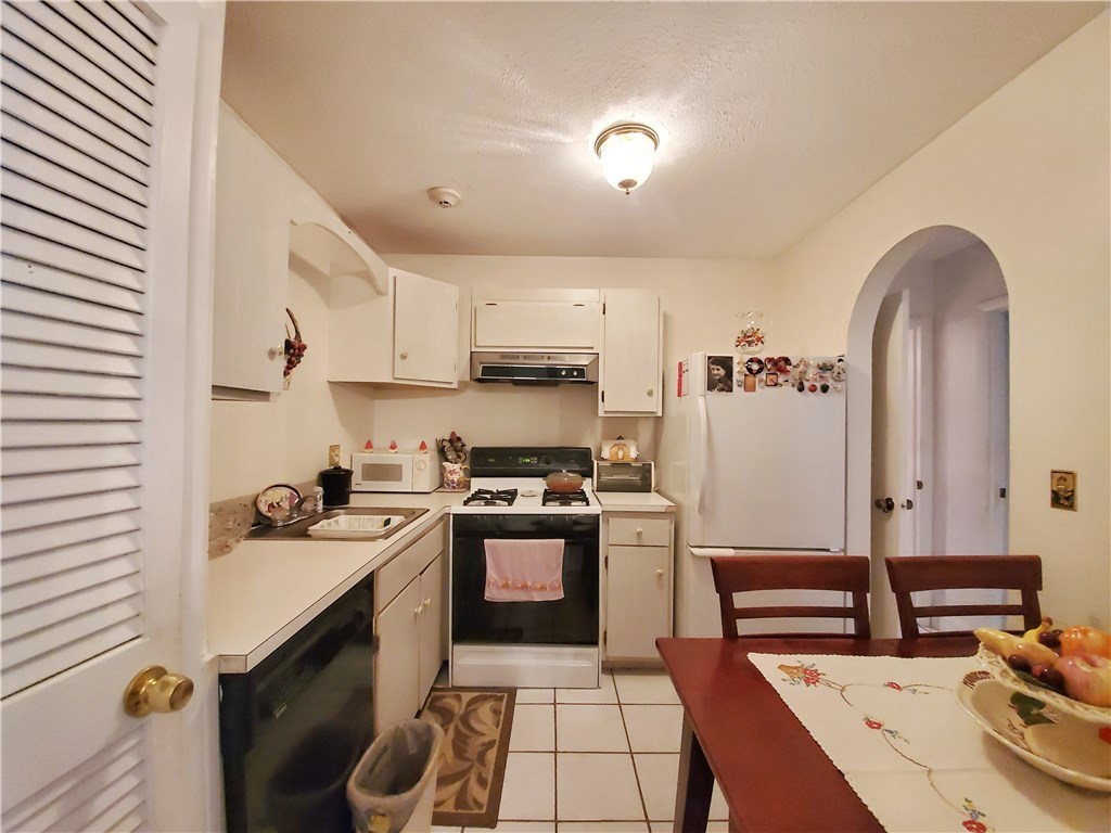 260 George Waterman Road, Unit 101 Johnston, RI 02919 - Photo 7 of 15 Gallery Image 7