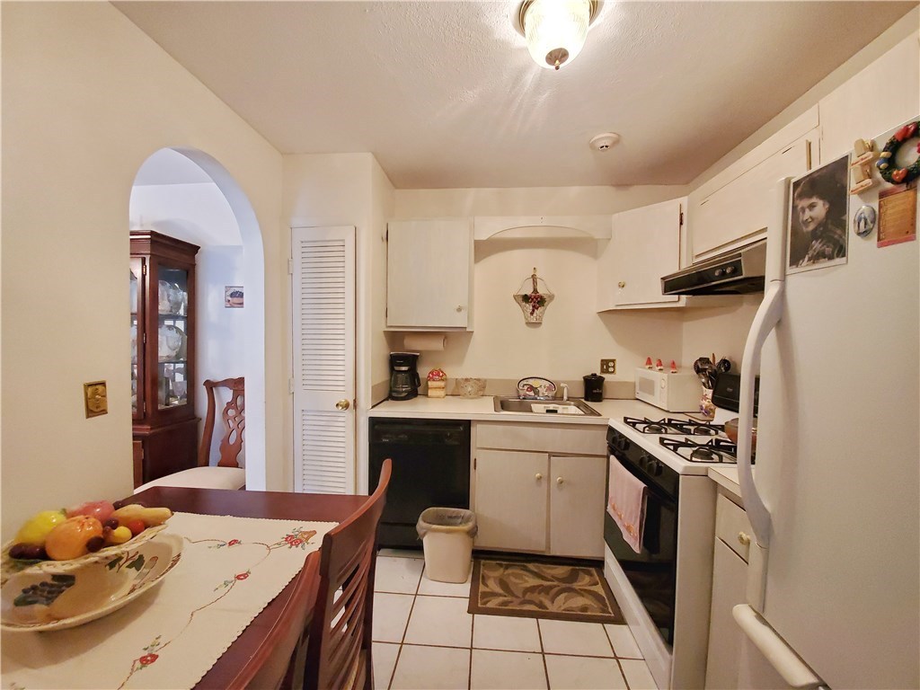 260 George Waterman Road, Unit 101 Johnston, RI 02919 - Photo 8 of 15 Gallery Image 8