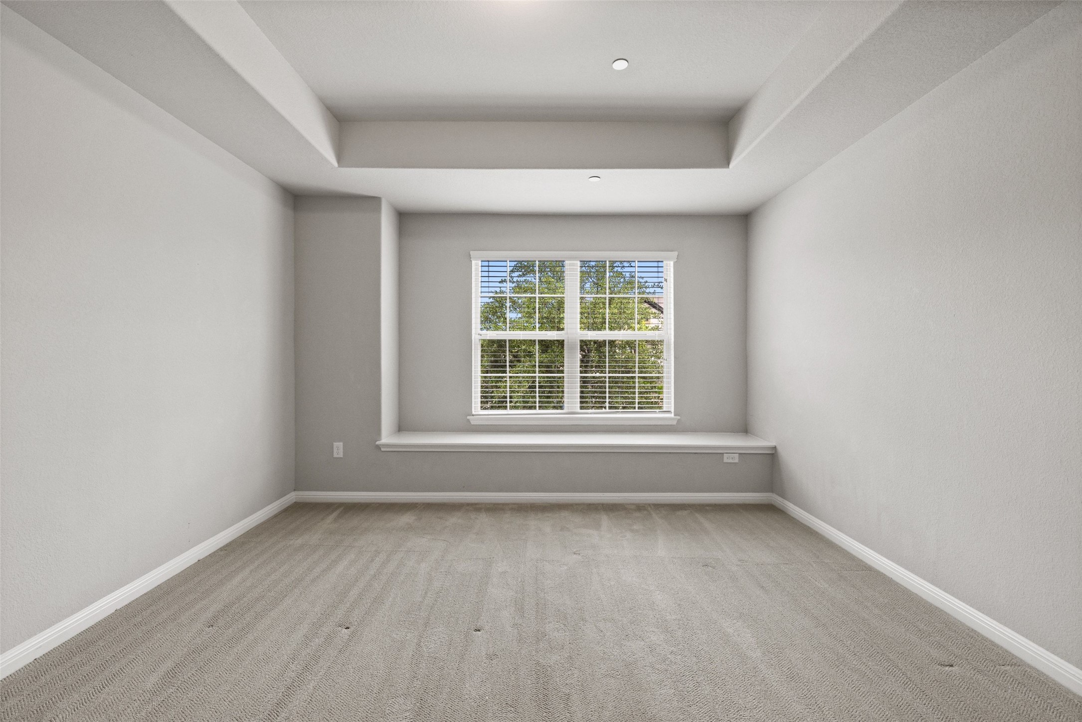 1615 Airedale Road Austin, TX 78748 - Photo 27 of 39 an empty room with a window