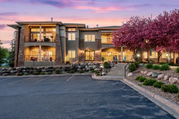 $260,000 | 10806 South Shore Drive, Unit 103, Plymouth, MN 55441