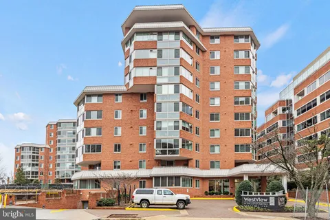 $4,000 | 1001 North Vermont Street, Unit 105, Arlington, VA 22201