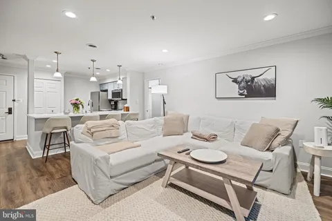 $4,000 | 1001 North Vermont Street, Unit 105, Arlington, VA 22201