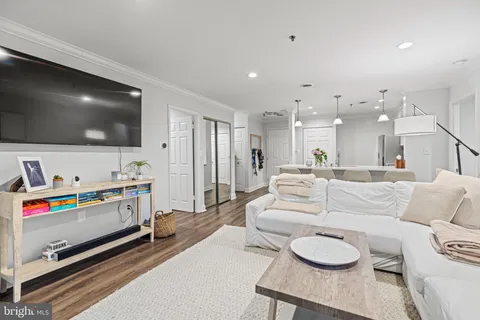 $4,000 | 1001 North Vermont Street, Unit 105, Arlington, VA 22201