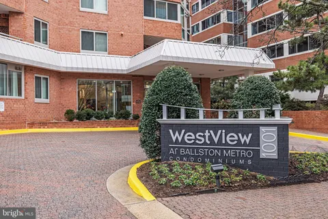 $4,000 | 1001 North Vermont Street, Unit 105, Arlington, VA 22201